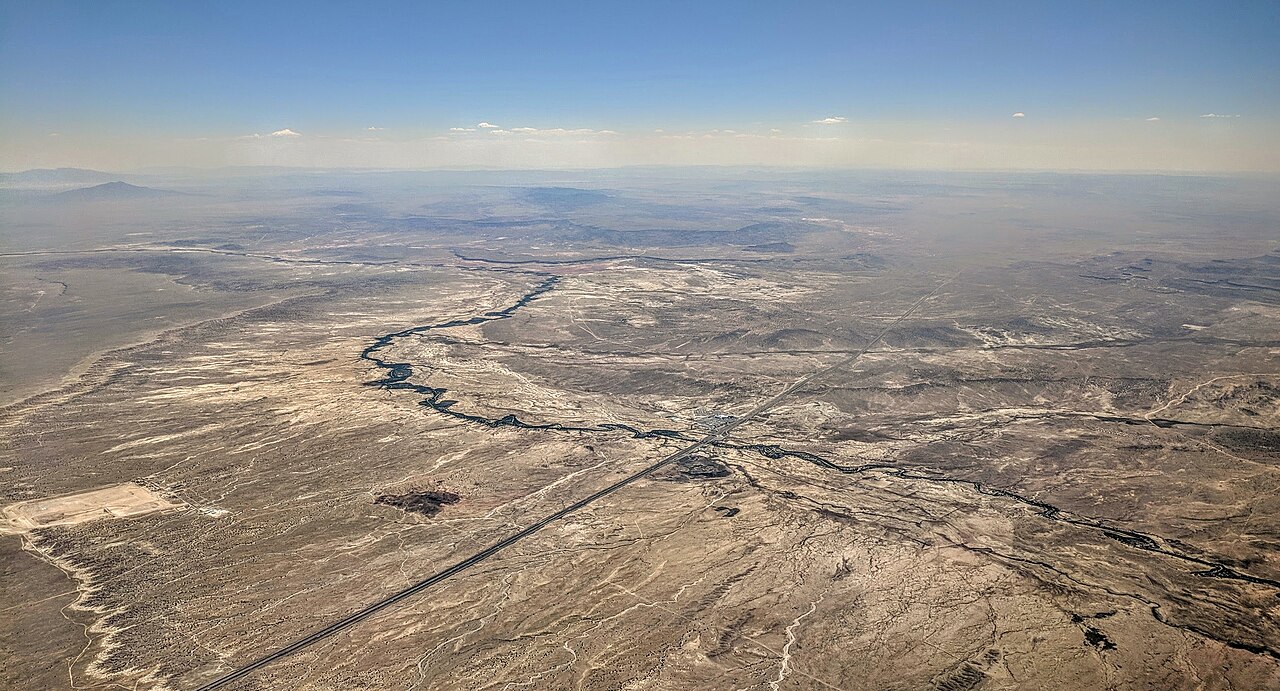 I-40 crossing the Rio Puerco west of Albuquerque, New Mexico
