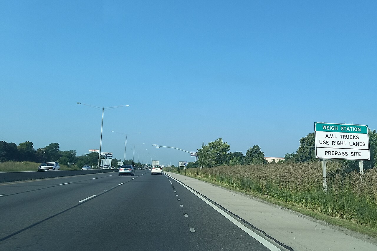 I-55 (Stevenson Expressway corridor) southbound near Bolingbrook in the Chicago metro area, Illinois