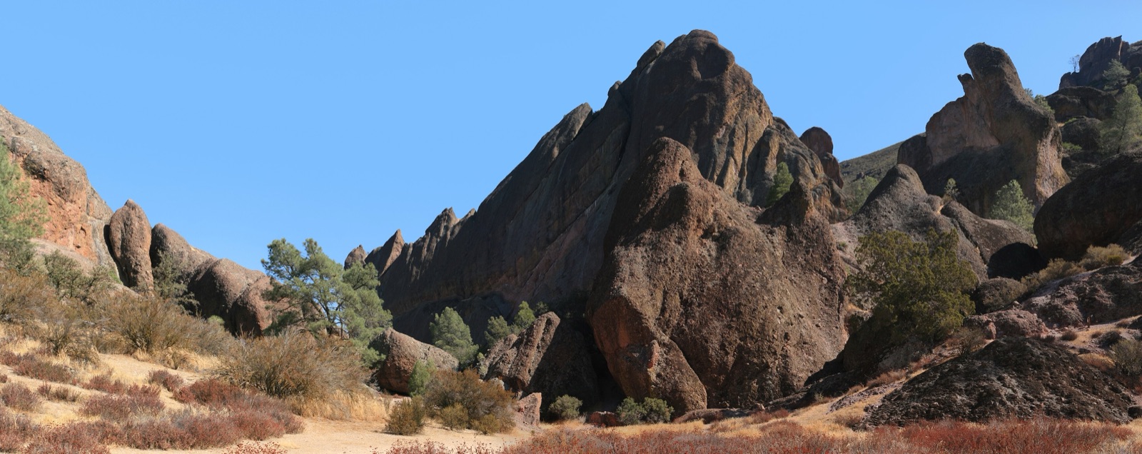 Volcanic spires of the High Peaks, Pinnacles