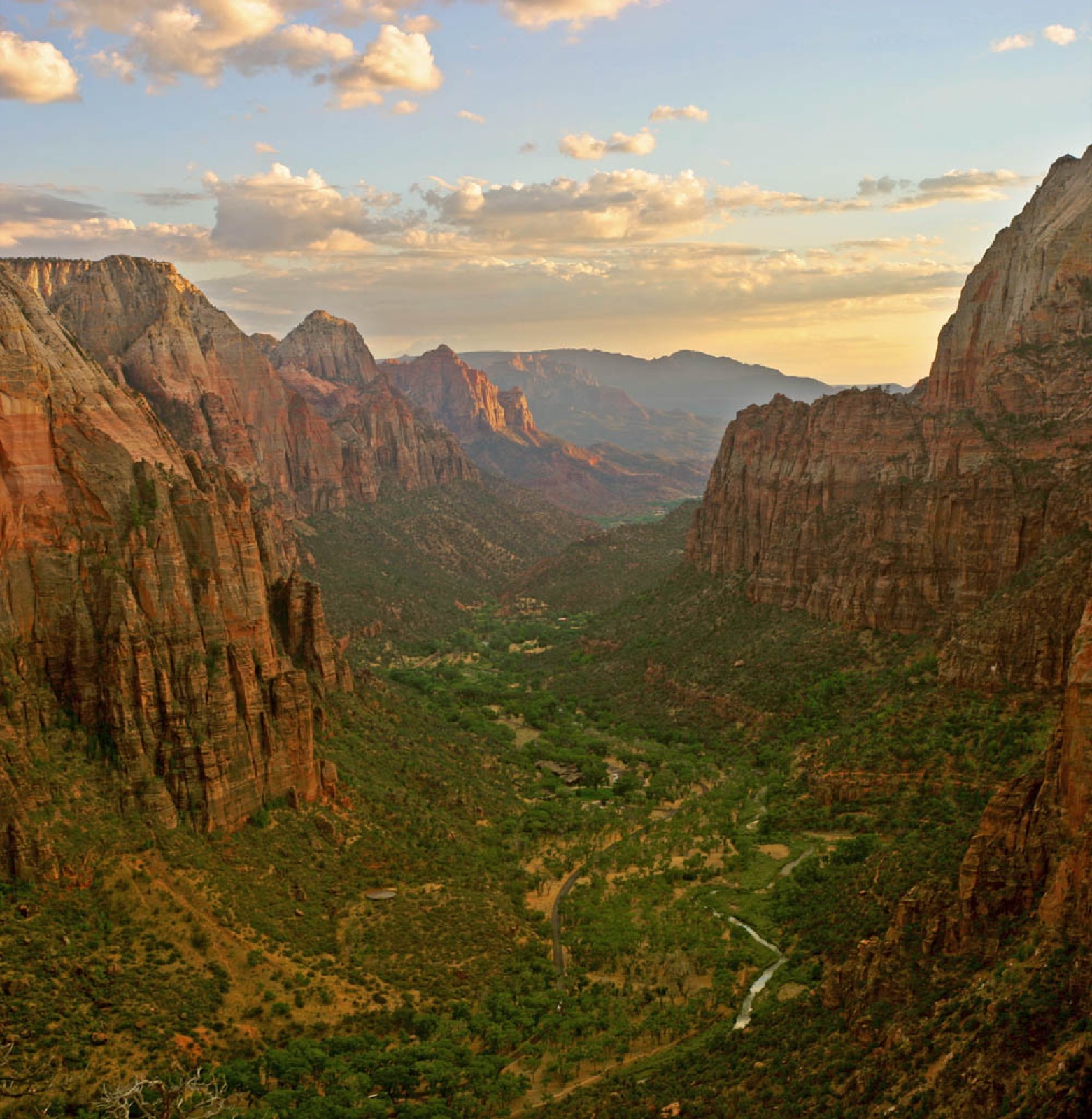 Angels Landing view over Zion Canyon