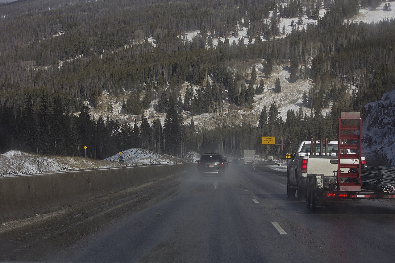 Interstate 70 westbound at Vail Pass, Colorado (Dec 3, 2012).